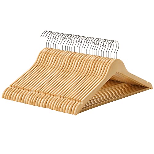 SONGMICS Kleiderbügel Holz, 30er Set, Bügel aus Massivholz, Einkerbungen im Schulterbereich, Rutschfester Hosensteg, um 360° drehbarer Haken, für Anzüge, Hemden, naturfarben-silbern CRW031NL